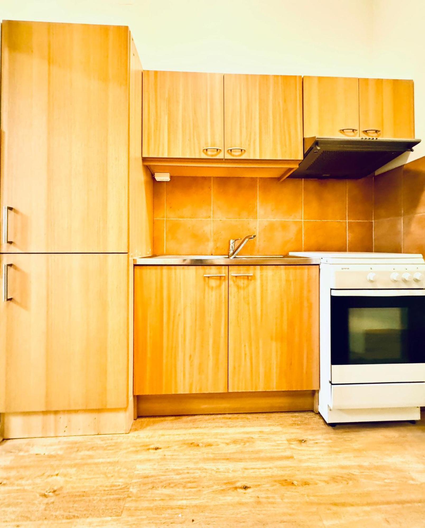 Affordable 2br Apartment, Close To Danube River Appartement *