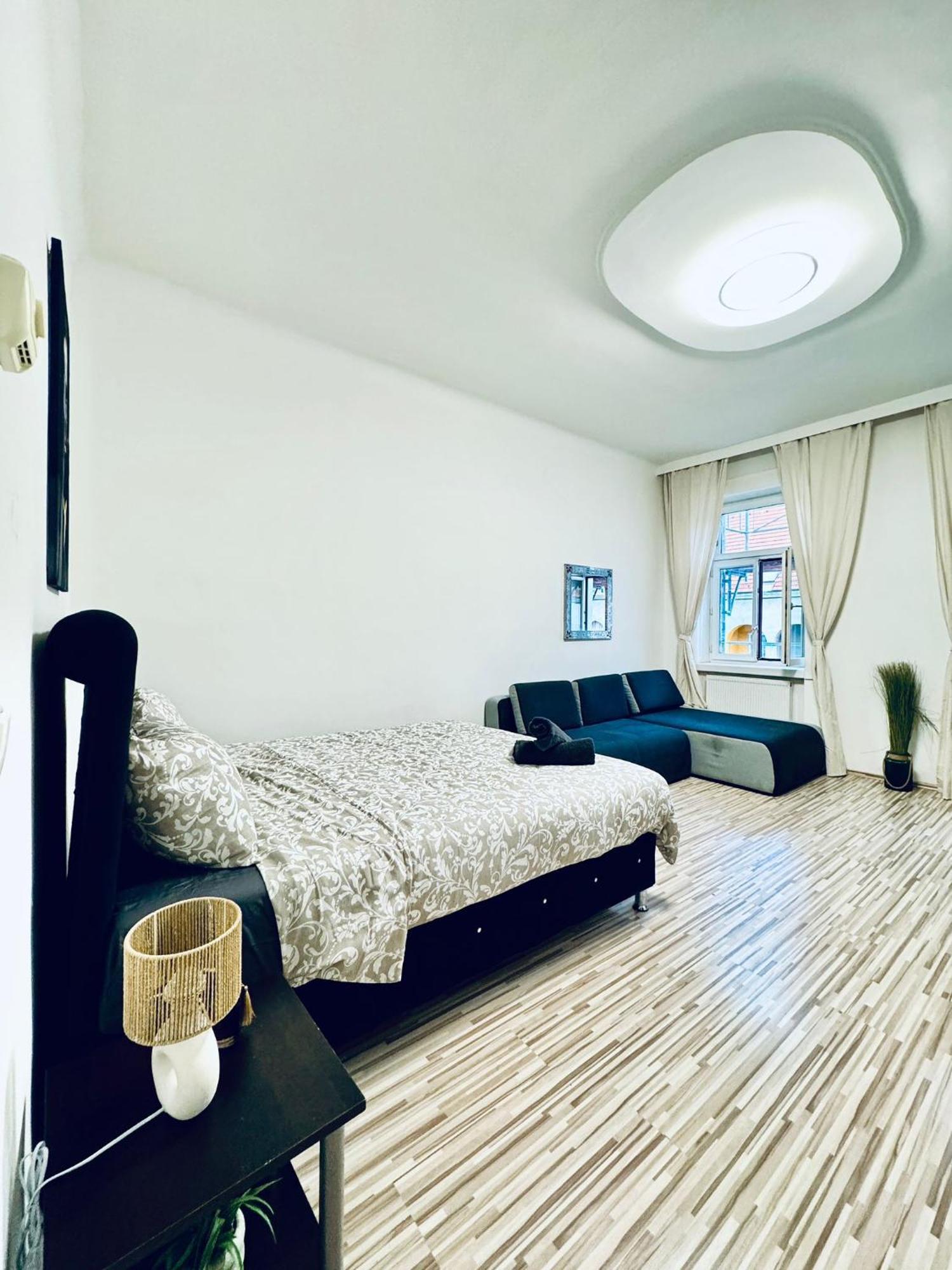 Affordable 2br Apartment, Close To Danube River Vienne